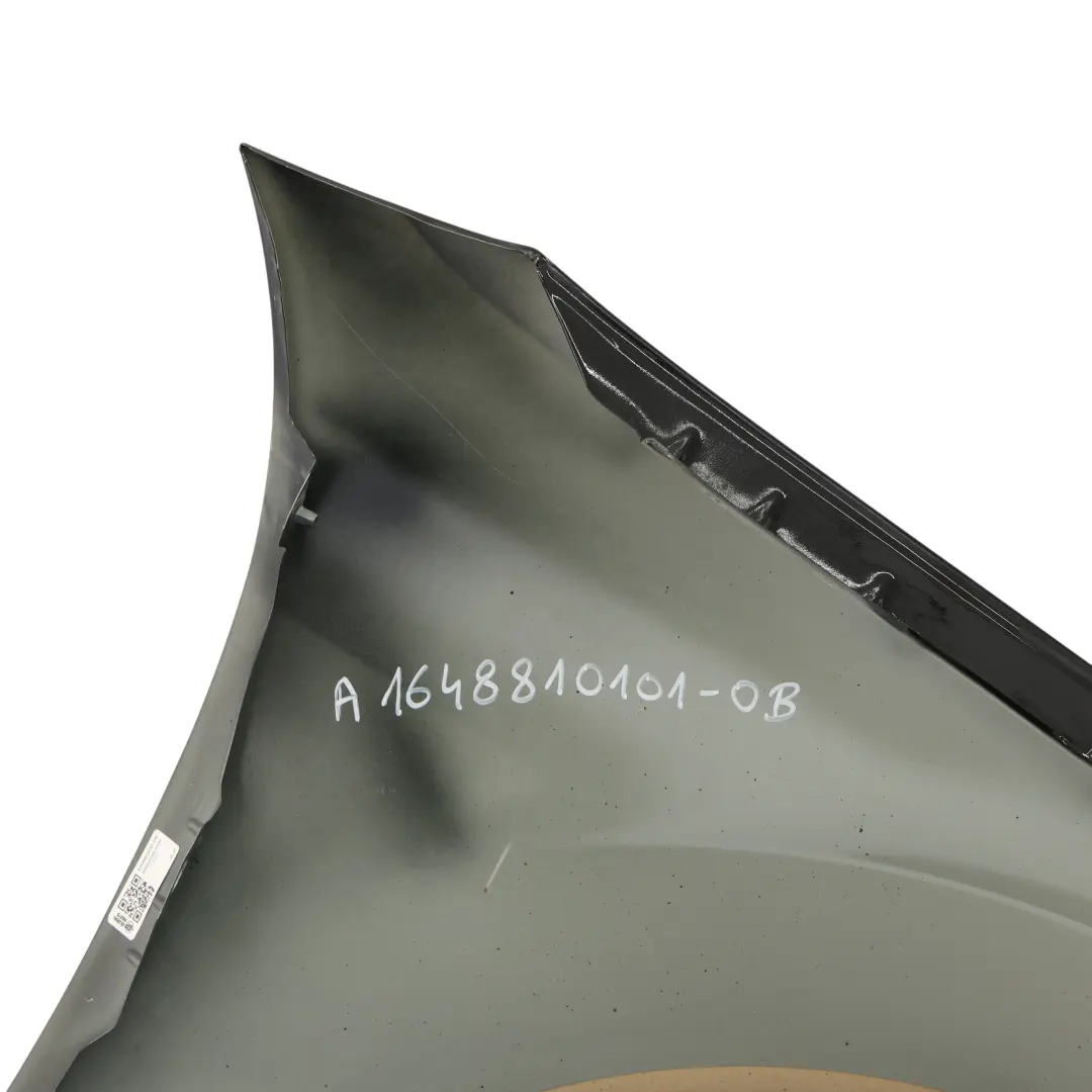Panel Delantero Izquierdo Guardabarros Obsidian Black - 197 para Mercedes ML W164 con número de pieza A1648810101 Mercedes ML W164 Panel Delantero Izquierdo Guardabarros Obsidian Black - 197 - SKU A1648810101-OB - Número de pieza A1648810101