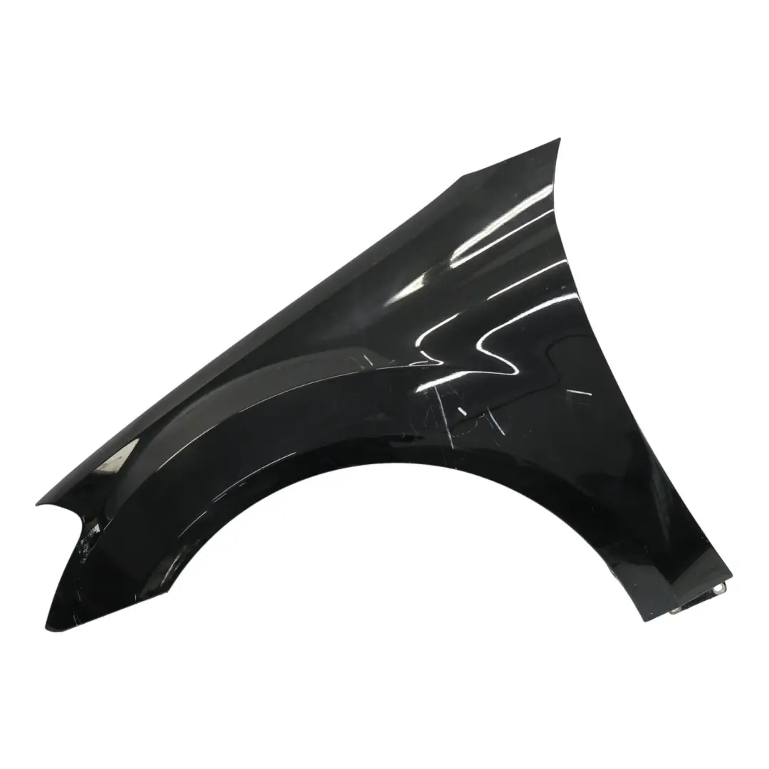 Pannello laterale anteriore sinistro Ala Obsidian Black - 197 per Mercedes ML W164 con numero di parte A1648810101 Mercedes ML W164 Pannello laterale anteriore sinistro Ala Obsidian Black - 197 - SKU A1648810101-OB1 - Numero di parte A1648810101