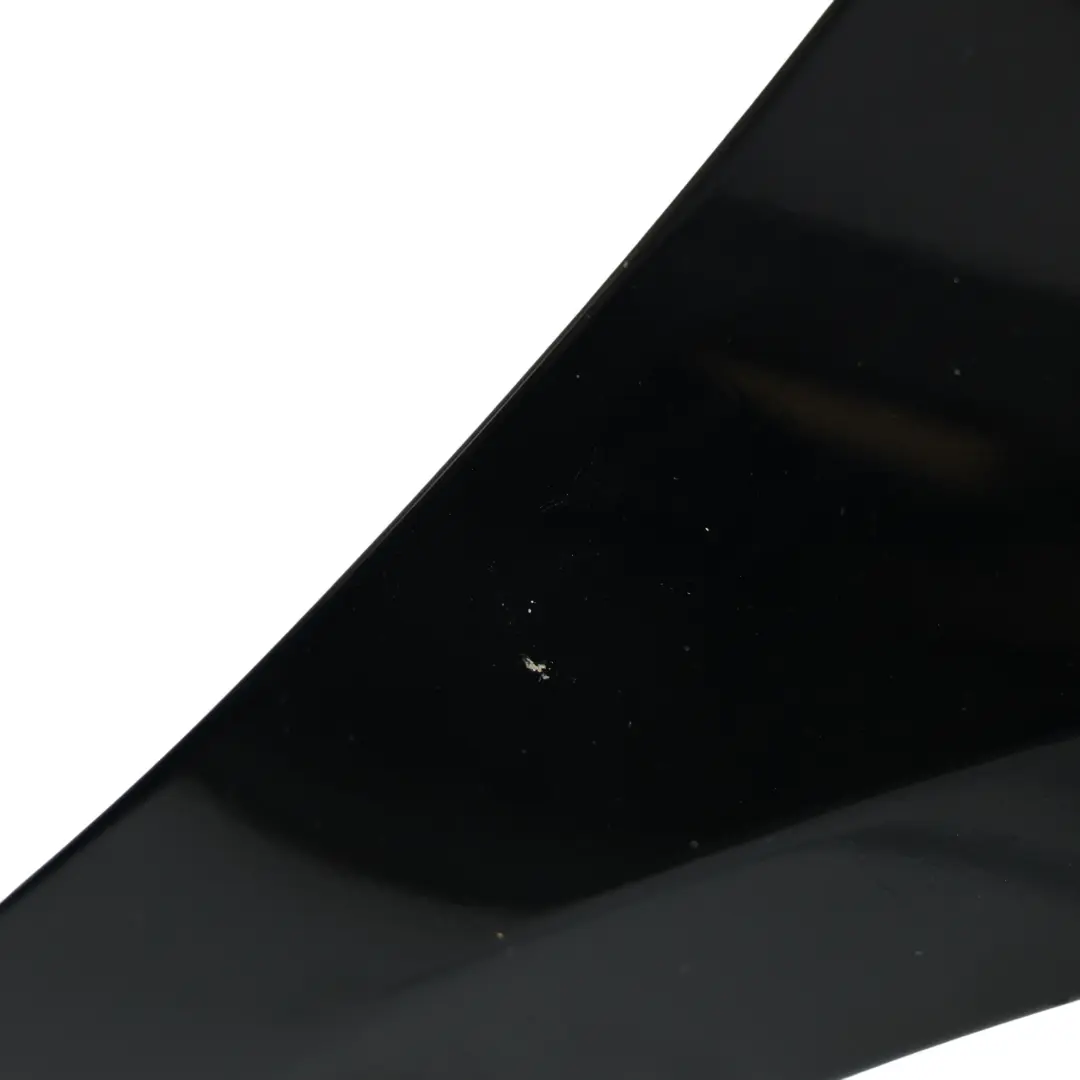 Seitenverkleidung vorne rechts Kotflügel Kosmos Schwarz - 191 für Mercedes W245 mit Teilenummer A1698801018 Mercedes W245 Seitenverkleidung vorne rechts Kotflügel Kosmos Schwarz - 191 - SKU A1698801018-KB1 - Teilenummer A1698801018