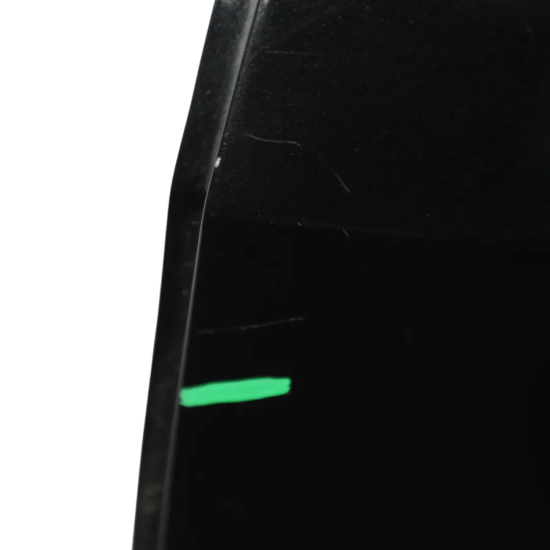 Puerta Delantera Izquierda Kosmos Black Metallic - 191 para Mercedes W176 con número de pieza A1767300105 Mercedes W176 Puerta Delantera Izquierda Kosmos Black Metallic - 191 - SKU A1767300105-KB - Número de pieza A1767300105