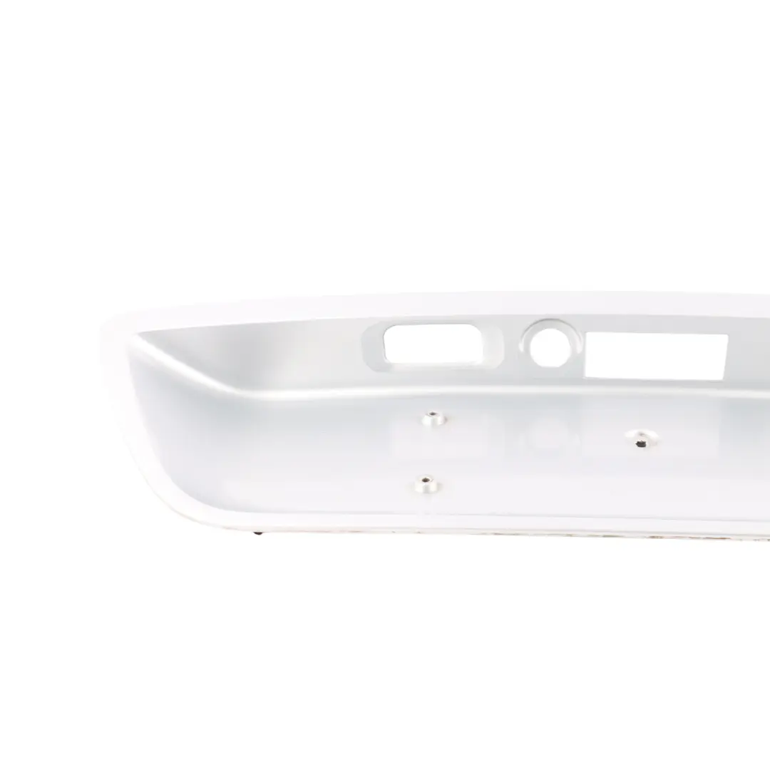 Mercedes W203 Garniture Plaque Hayon Couvercle Arrière Argent Brillant - 744 - SKU A2037500881-BS - Numéro de pièce A2207500281