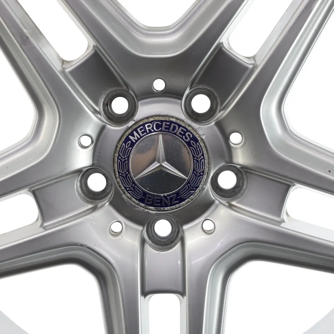 Llanta Delantera De Aleación Plateada 18" ET:50 8J para Mercedes W204 AMG con número de pieza A2044014102 Mercedes W204 AMG Llanta Delantera De Aleación Plateada 18" ET:50 8J - SKU A2044014102-4 - Número de pieza A2044014102