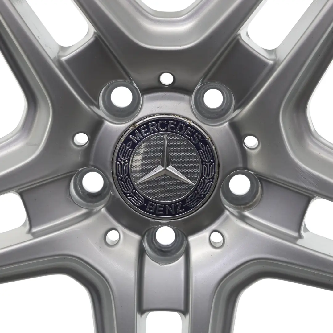 Cerchio Posteriore Lega Argento 18" 8,5J ET:54 per Mercedes W204 AMG con numero di parte A2044014202 Mercedes W204 AMG Cerchio Posteriore Lega Argento 18" 8,5J ET:54 - SKU A2044014202-4 - Numero di parte A2044014202