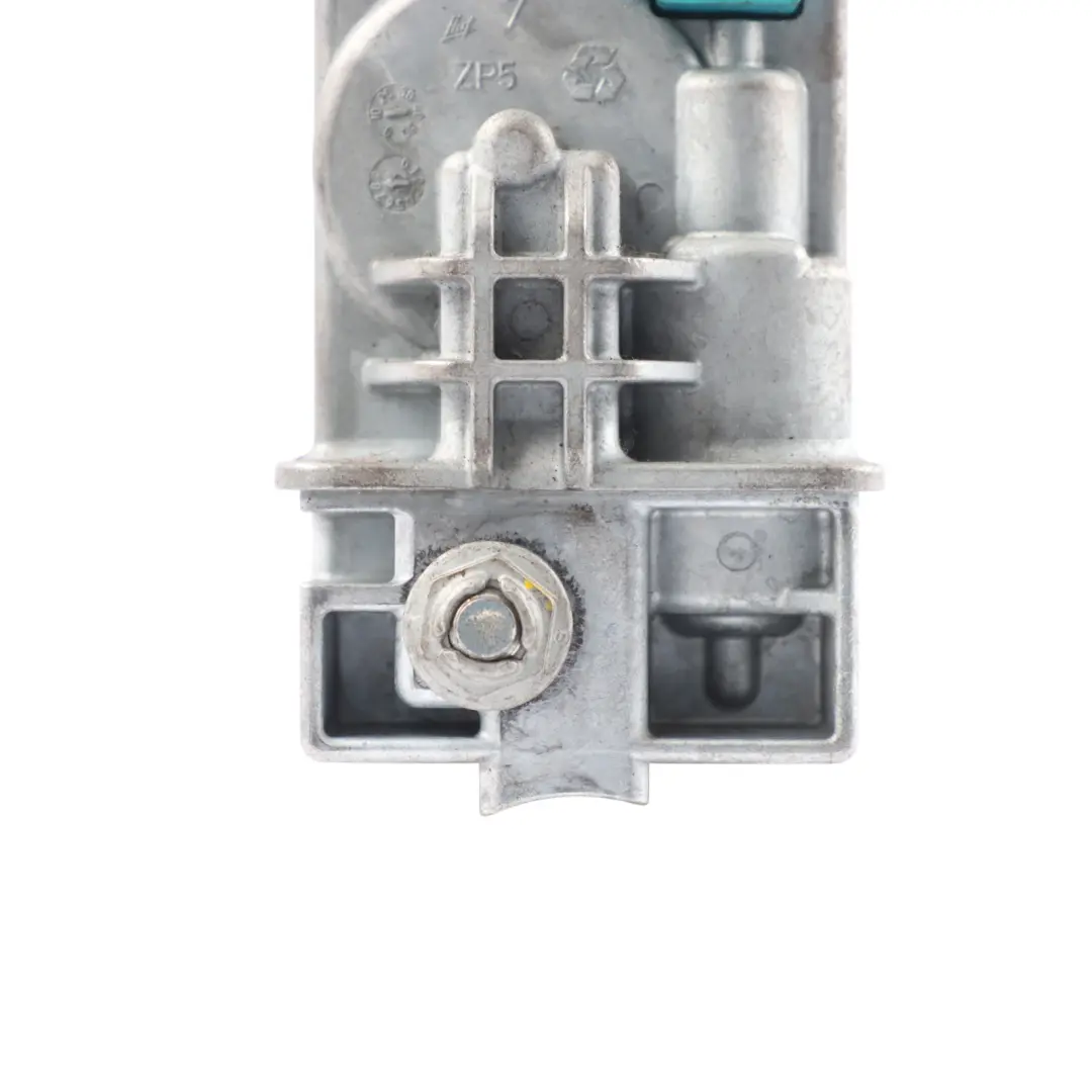 Blokada Rygiel Kierownicy do Mercedes W176 W246 o numerze A2045458132 Mercedes W176 W246 Blokada Rygiel Kierownicy - SKU A2045458132 - Numer Części A2045458132