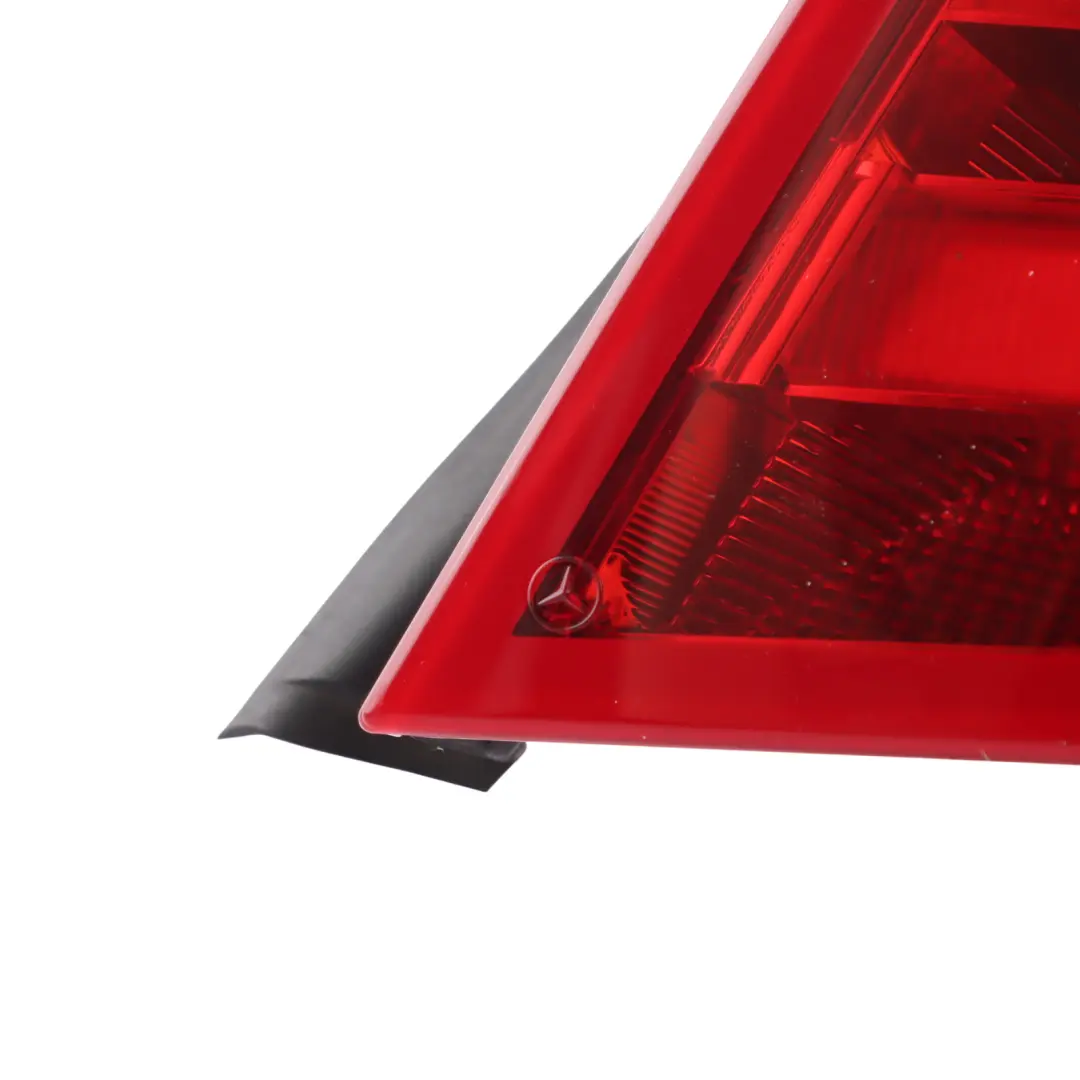 Mercedes W204 Kombi Lampa Prawy Tył Prawa Tylna - SKU A2048206564-2 - Numer Części A2048206564