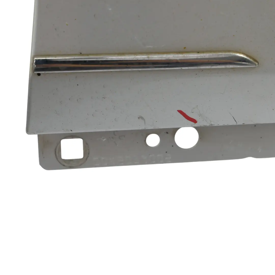 Guardabarros lateral derecho delantero Iridium Silver - 775 para Mercedes W204 con número de pieza A2048801418 Mercedes W204 Guardabarros lateral derecho delantero Iridium Silver - 775 - SKU A2048801418-IRS4 - Número de pieza A2048801418