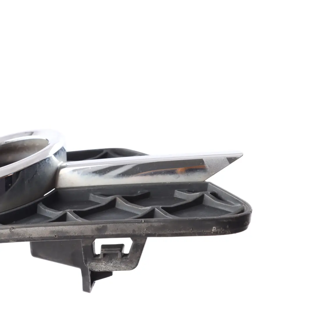 Rejilla Inferior Parachoques Delantero Derecho para Mercedes W204 con número de pieza A2048803524 Mercedes W204 Rejilla Inferior Parachoques Delantero Derecho - SKU A2048803524 - Número de pieza A2048803524