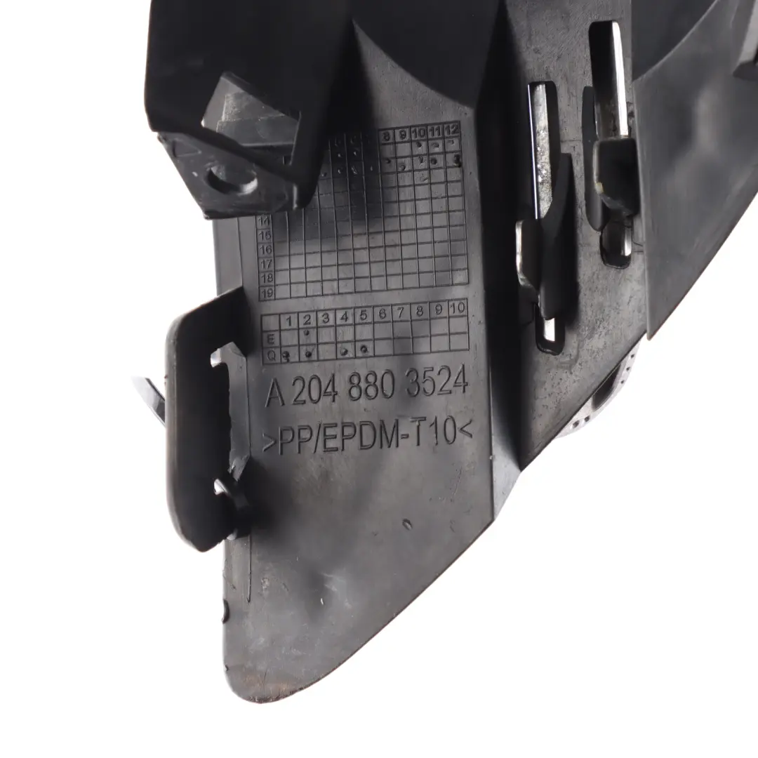 Rejilla Inferior Parachoques Delantero Derecho para Mercedes W204 con número de pieza A2048803524 Mercedes W204 Rejilla Inferior Parachoques Delantero Derecho - SKU A2048803524 - Número de pieza A2048803524