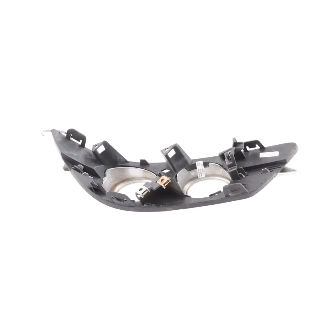 Rejilla Inferior Parachoques Delantero Derecho para Mercedes W204 con número de pieza A2048803524 Mercedes W204 Rejilla Inferior Parachoques Delantero Derecho - SKU A2048803524 - Número de pieza A2048803524