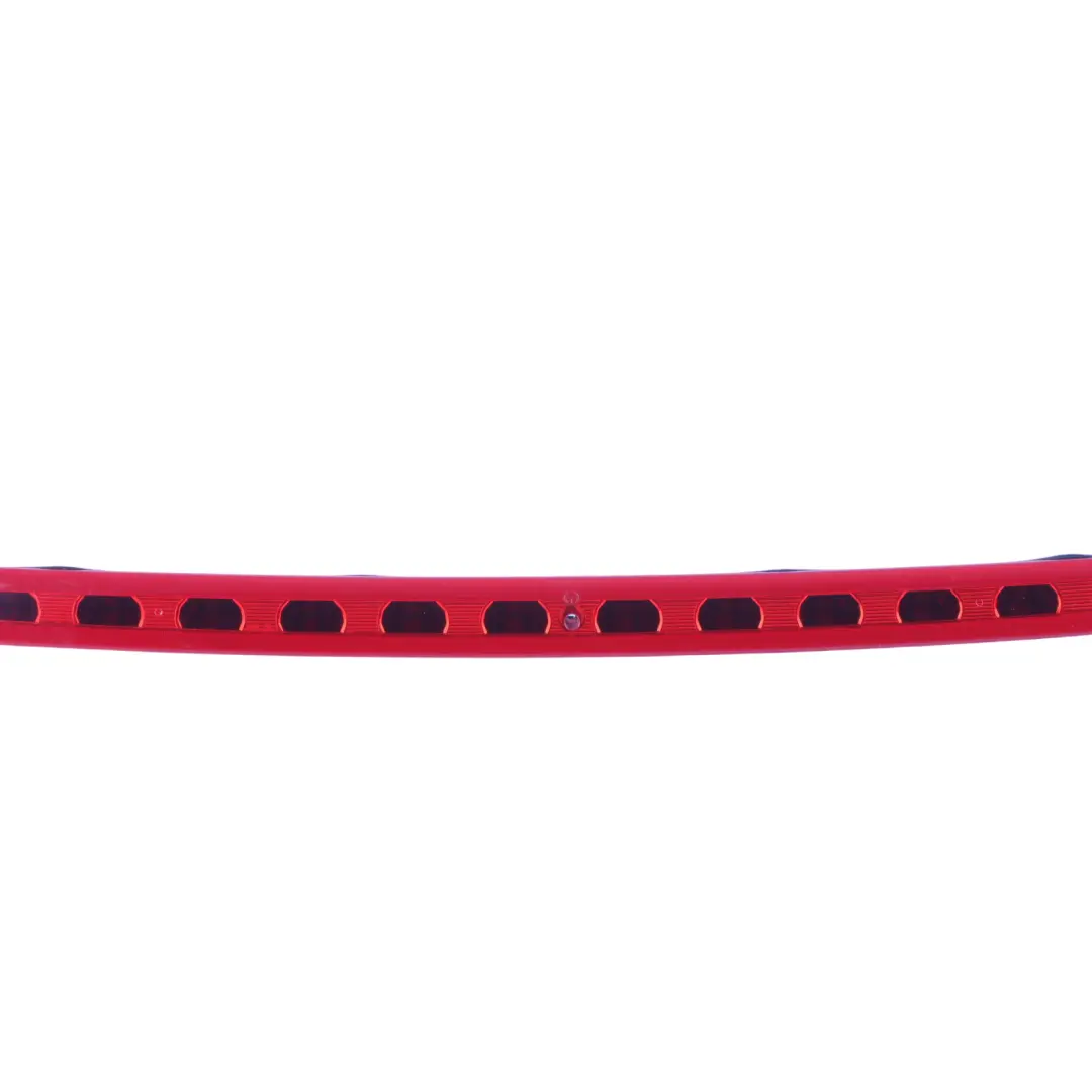 Luce Freno Posteriore Aggiuntiva Terzo Stop per Mercedes W204 Estate con numero di parte A2049062601 Mercedes W204 Estate Luce Freno Posteriore Aggiuntiva Terzo Stop - SKU A2049062601 - Numero di parte A2049062601