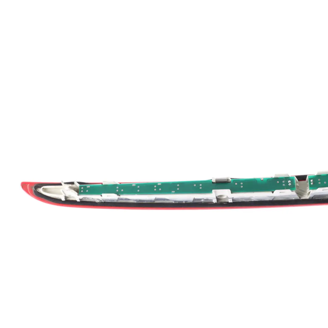 Feu stop arrière additionnel pour Mercedes W204 Estate à propos du numéro de pièce A2049062601 Mercedes W204 Estate Feu stop arrière additionnel - SKU A2049062601 - Numéro de pièce A2049062601