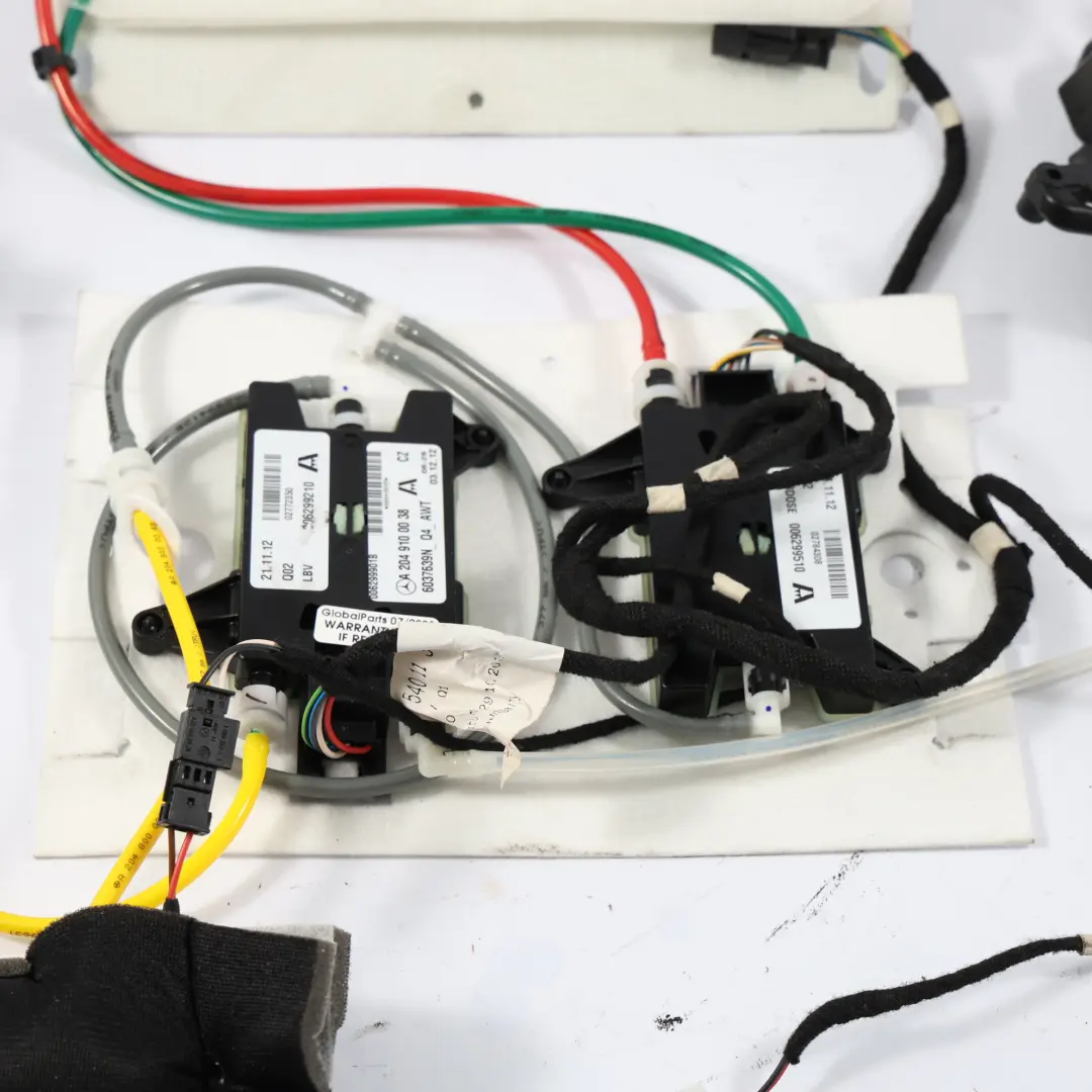 Vordersitzpolster Lordosenstütze Pumpe Rechts für Mercedes W204 C209 mit Teilenummer A2049100038 Mercedes W204 C209 Vordersitzpolster Lordosenstütze Pumpe Rechts - SKU A2049100038 - Teilenummer A2049100038