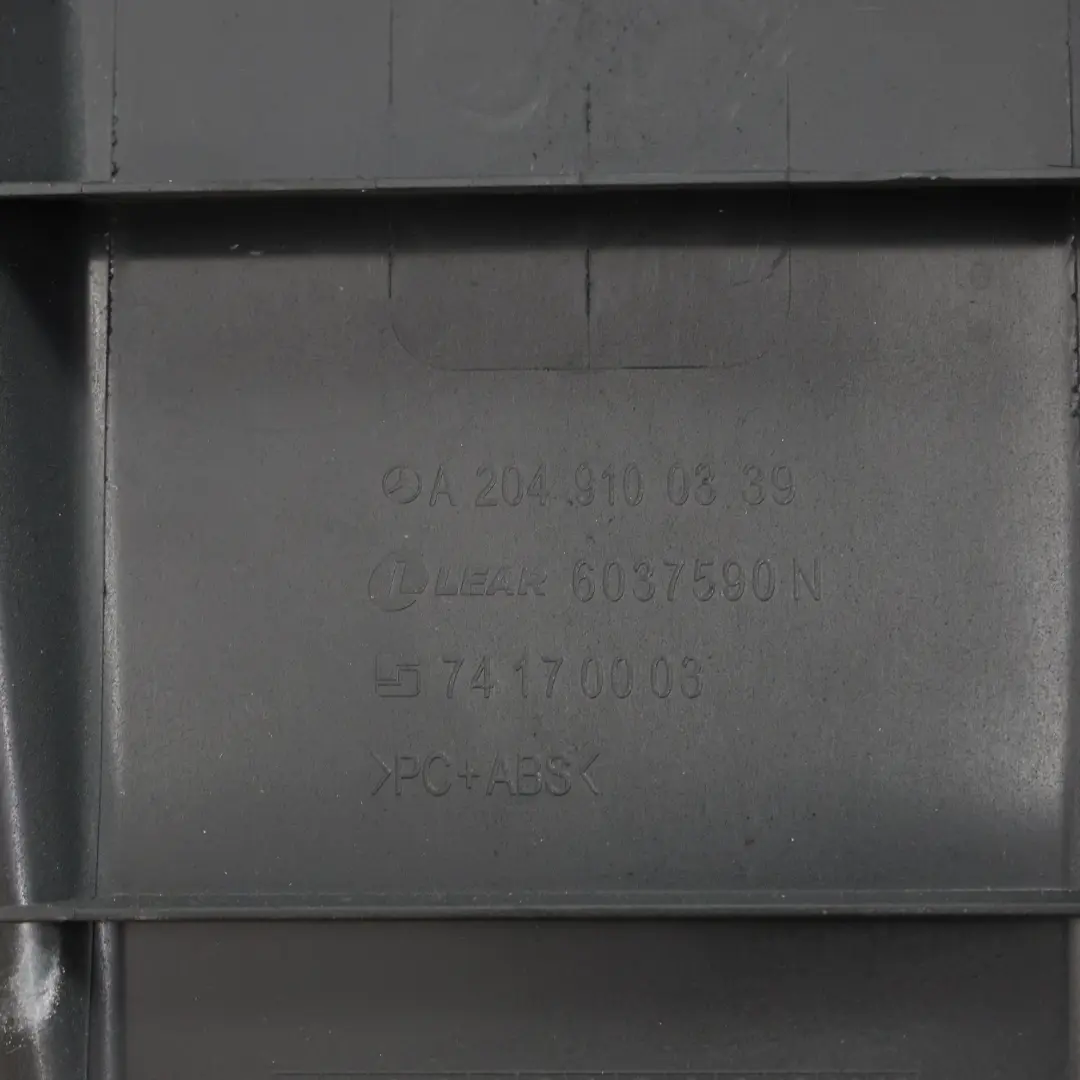 Asiento Respaldo Trasero Panel De Montaje para Mercedes S204 con número de pieza A2049100339 Mercedes S204 Asiento Respaldo Trasero Panel De Montaje - SKU A2049100339 - Número de pieza A2049100339