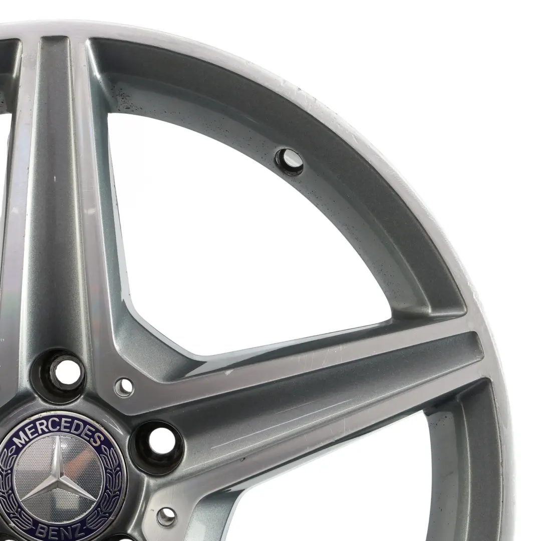 Llanta Aleación Gris Himalaya 5 Radios 18" 7,5 J para Mercedes W205 AMG con número de pieza A2054011100 Mercedes W205 AMG Llanta Aleación Gris Himalaya 5 Radios 18" 7,5 J - SKU A2054011100-1 - Número de pieza A2054011100