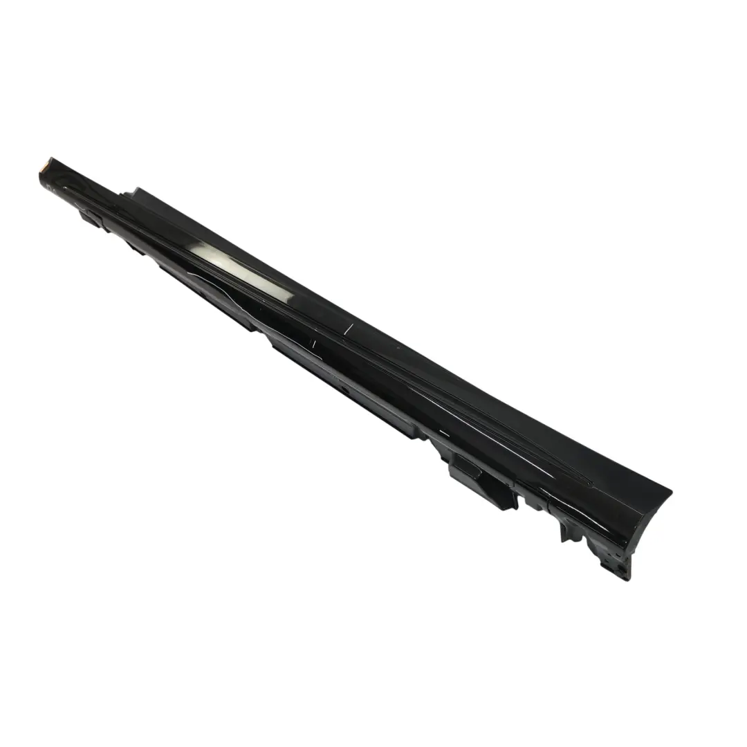 Seitenschweller Links Türschwellerabdeckung Obsidian Schwarz - 197 für Mercedes W205 mit Teilenummer A2056981354 Mercedes W205 Seitenschweller Links Türschwellerabdeckung Obsidian Schwarz - 197 - SKU A2056981354-OB1 - Teilenummer A2056981354