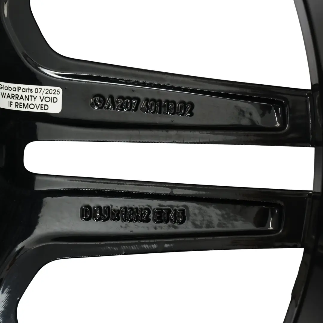 Felge Vorne Schwarz 18" 8J ET:45 für Mercedes C207 A207 AMG mit Teilenummer A2074011302 Mercedes C207 A207 AMG Felge Vorne Schwarz 18" 8J ET:45 - SKU A2074011302-5 - Teilenummer A2074011302