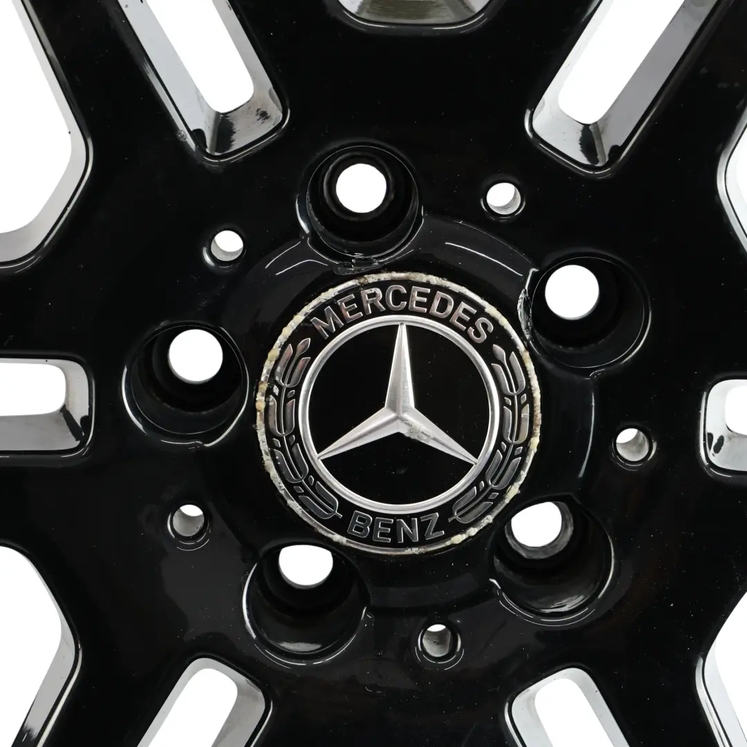 Jante avant en alliage noir 18" 8J ET:45 pour Mercedes C207 A207 AMG à propos du numéro de pièce A2074011302 Mercedes C207 A207 AMG Jante avant en alliage noir 18" 8J ET:45 - SKU A2074011302-5 - Numéro de pièce A2074011302