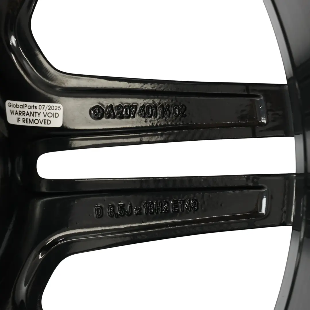 Jante Arrière En Alliage Noir 18" 8.5J ET:49 pour Mercedes C207 AMG à propos du numéro de pièce A2074011402 Mercedes C207 AMG Jante Arrière En Alliage Noir 18" 8.5J ET:49 - SKU A2074011402-9 - Numéro de pièce A2074011402