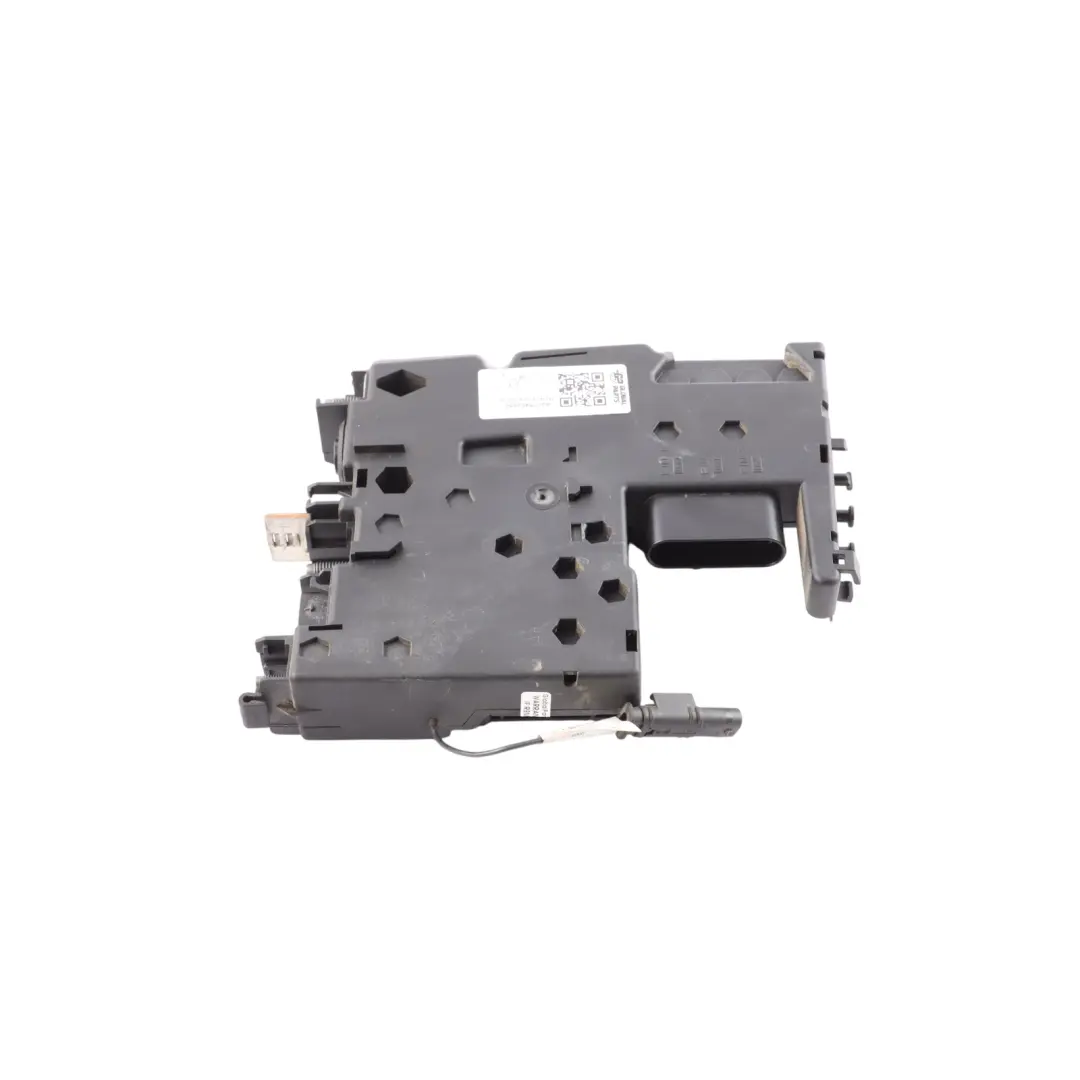 Distribiuton Battery Fuse Box Control Unit ECU to Mercedes W204 Power with Part number A2075402950 Mercedes W204 Power Distribiuton Battery Fuse Box Control Unit ECU - SKU A2075402950 - Part number A2075402950