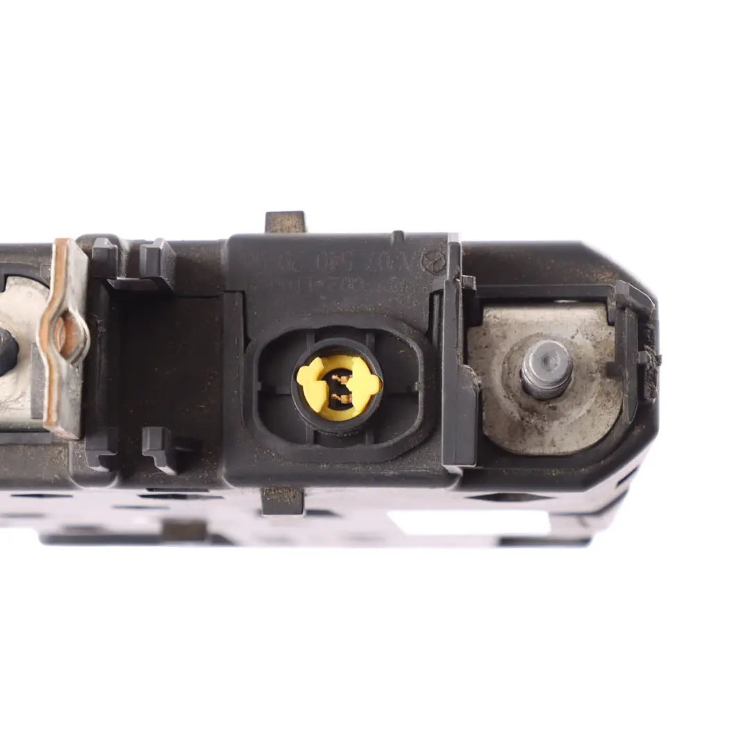 Distribiuton Battery Fuse Box Control Unit ECU to Mercedes W204 Power with Part number A2075402950 Mercedes W204 Power Distribiuton Battery Fuse Box Control Unit ECU - SKU A2075402950 - Part number A2075402950