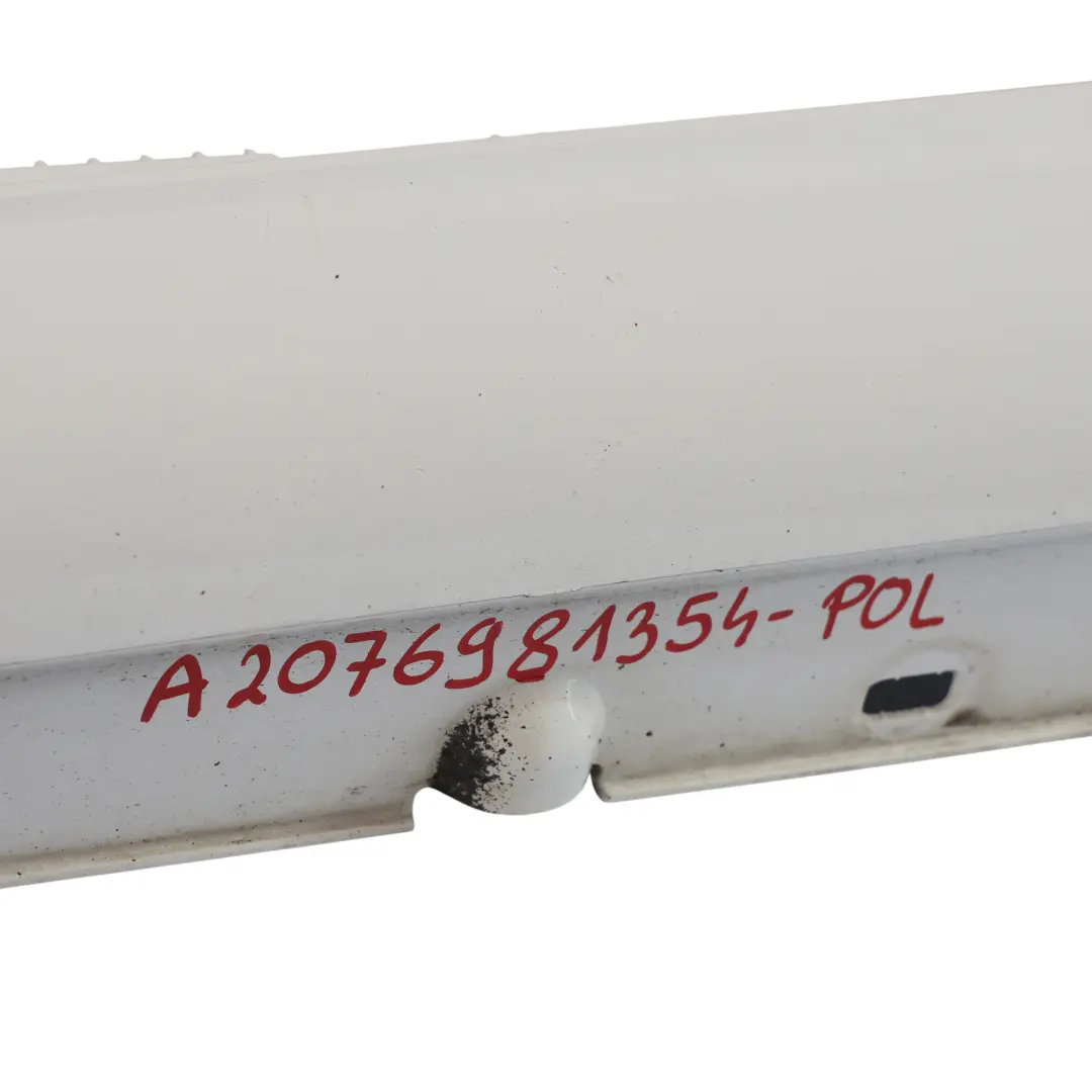 W207 Seitenschweller AMG Türschwellerabdeckung Links Polar White - 149 für Mercedes mit Teilenummer A2076981354 Mercedes W207 Seitenschweller AMG Türschwellerabdeckung Links Polar White - 149 - SKU A2076981354-POL - Teilenummer A2076981354
