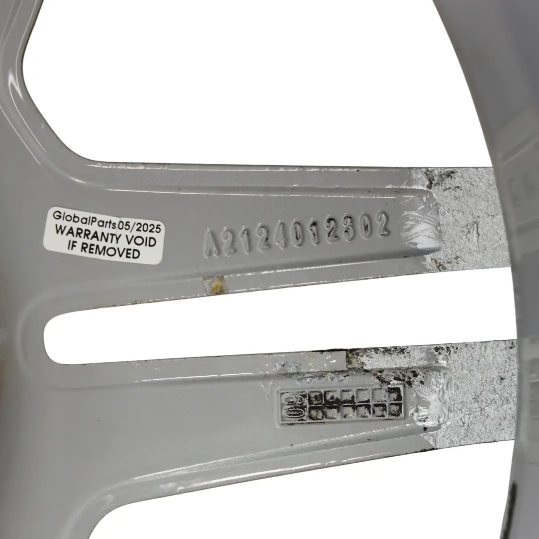 Hinterachse Silber Alufelge Felge 18" ET:48 8,5J für Mercedes W212 mit Teilenummer A2124012302 Mercedes W212 Hinterachse Silber Alufelge Felge 18" ET:48 8,5J - SKU A2124012302-3 - Teilenummer A2124012302