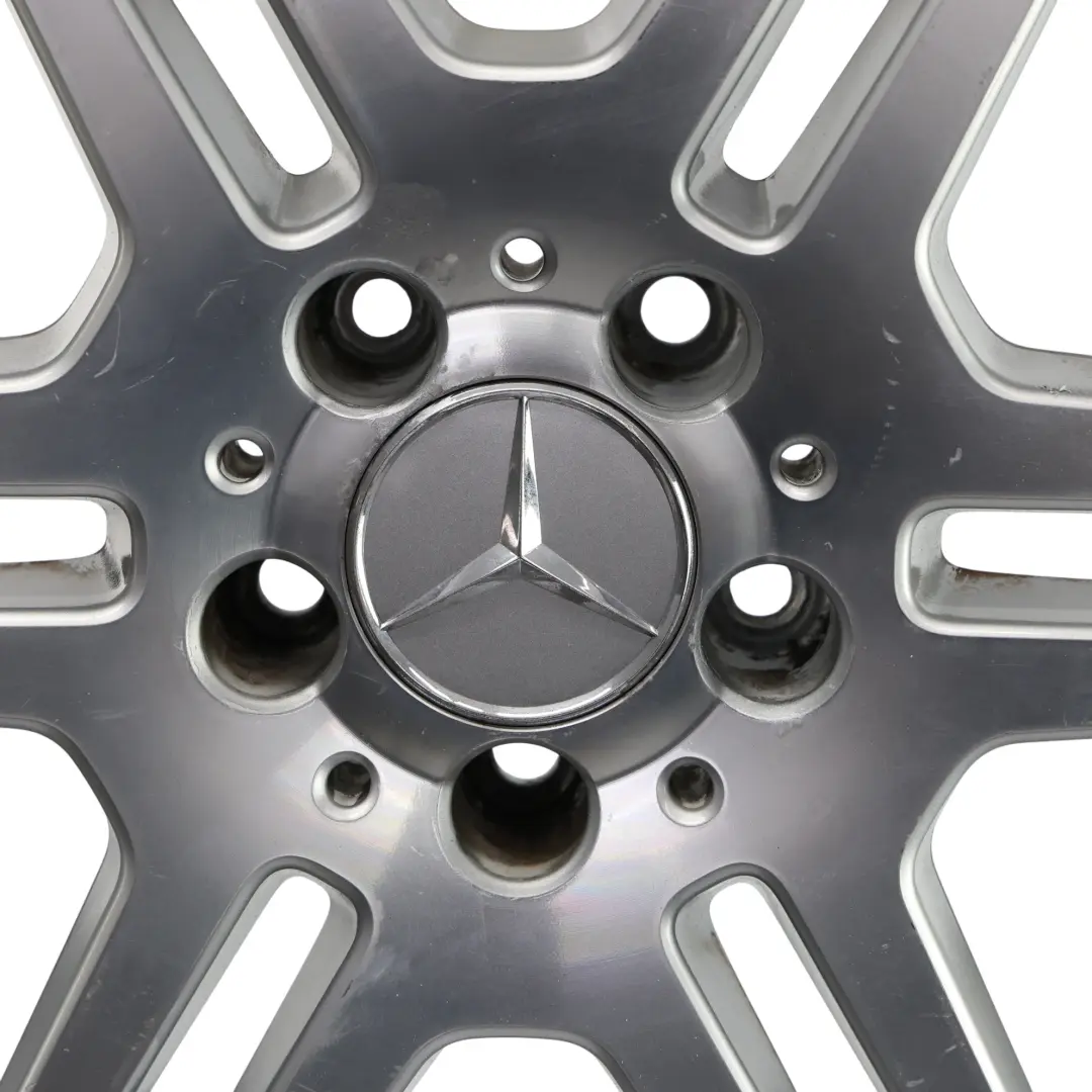 Asse Posteriore Argento Cerchio In Lega 18" ET:48 8,5J per Mercedes W212 con numero di parte A2124012302 Mercedes W212 Asse Posteriore Argento Cerchio In Lega 18" ET:48 8,5J - SKU A2124012302-3 - Numero di parte A2124012302