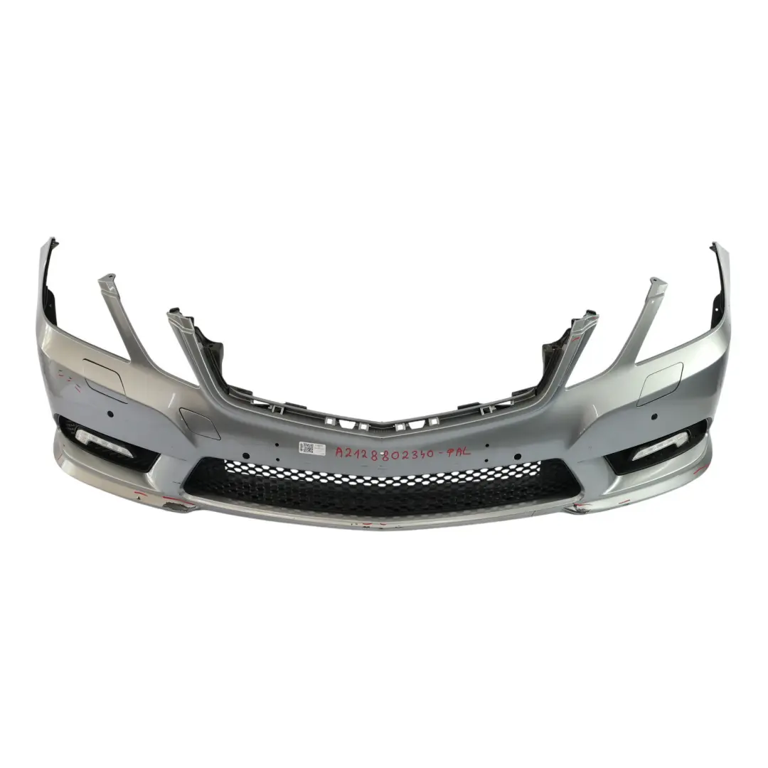 Przedni Zderzak AMG Palladium Silver Srebrny Metalik - 792 do Mercedes W212 o numerze A2128802340 Mercedes W212 Przedni Zderzak AMG Palladium Silver Srebrny Metalik - 792 - SKU A2128802340-PAL - Numer Części A2128802340