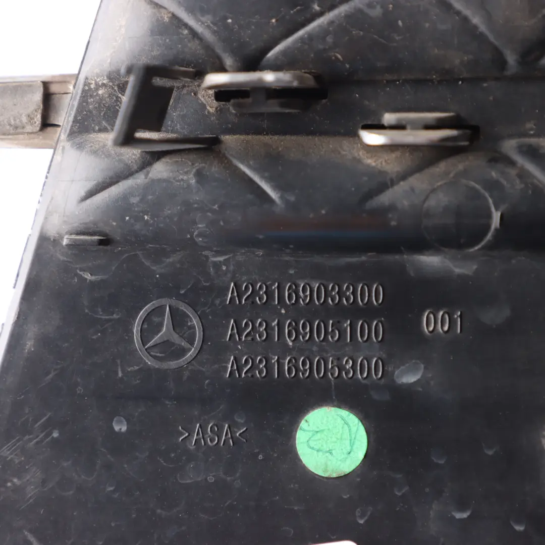 SL63 AMG R231 V8 Fender Moulding Emblem Front Right O/S to Mercedes with Part number A2316903300 Mercedes SL63 AMG R231 V8 Fender Moulding Emblem Front Right O/S - SKU A2316903300 - Part number A2316903300