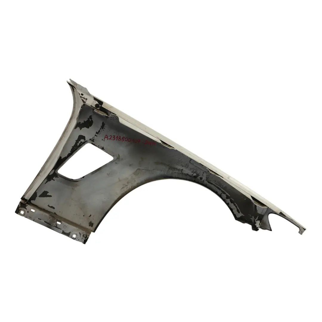Guardabarros Lateral Delantero Izquierdo AMG Diamond White - 799 para Mercedes R231 con número de pieza A2318800107 Mercedes R231 Guardabarros Lateral Delantero Izquierdo AMG Diamond White - 799 - SKU A2318800107-DWM - Número de pieza A2318800107