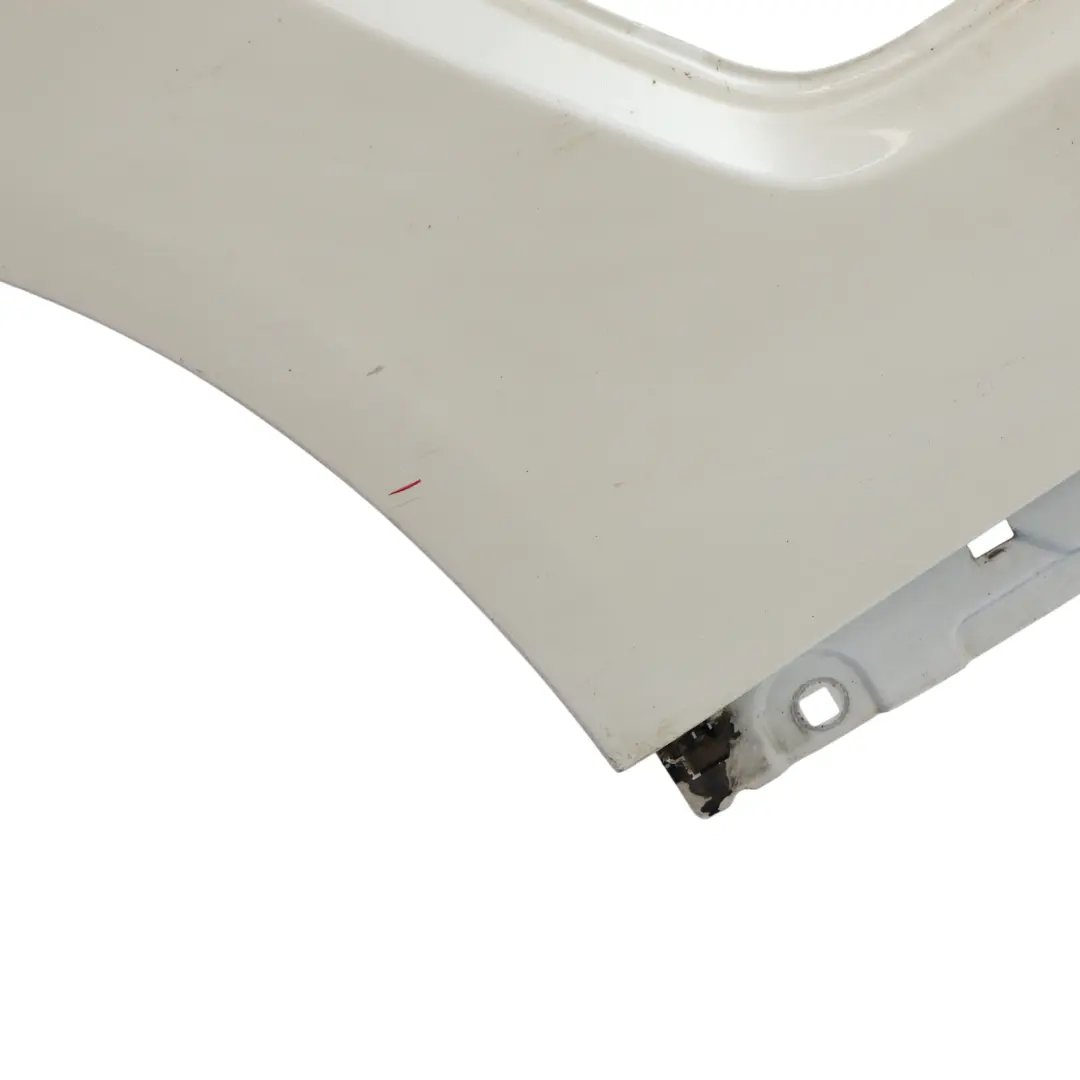 Błotnik Lewy Przedni AMG Diamond White Biały Metalik - 799 do Mercedes R231 o numerze A2318800107 Mercedes R231 Błotnik Lewy Przedni AMG Diamond White Biały Metalik - 799 - SKU A2318800107-DWM - Numer Części A2318800107