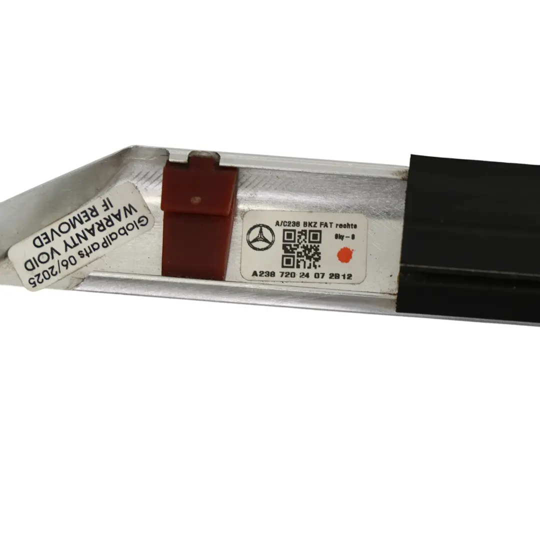 Puerta Sellado Moldura Tira Delantera Lado Derecho para Mercedes A238 Convertible con número de pieza A2387202407 Mercedes A238 Convertible Puerta Sellado Moldura Tira Delantera Lado Derecho - SKU A2387202407 - Número de pieza A2387202407