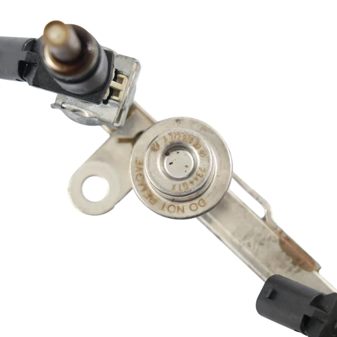 SLK350 R171 Distribuidor Inyección Rail Inyectores para Mercedes con número de pieza A2720701395 Mercedes SLK350 R171 Distribuidor Inyección Rail Inyectores - SKU A2720701395 - Número de pieza A2720701395