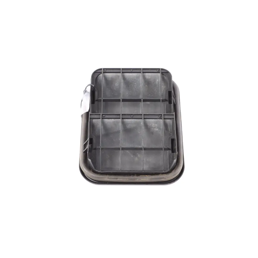 Rejilla De Ventilación Trasera 8200728288 para Mercedes Citan W415 Renault Kangoo con número de pieza A4158300000 Mercedes Citan W415 Renault Kangoo Rejilla De Ventilación Trasera 8200728288 - SKU A4158300000 - Número de pieza A4158300000