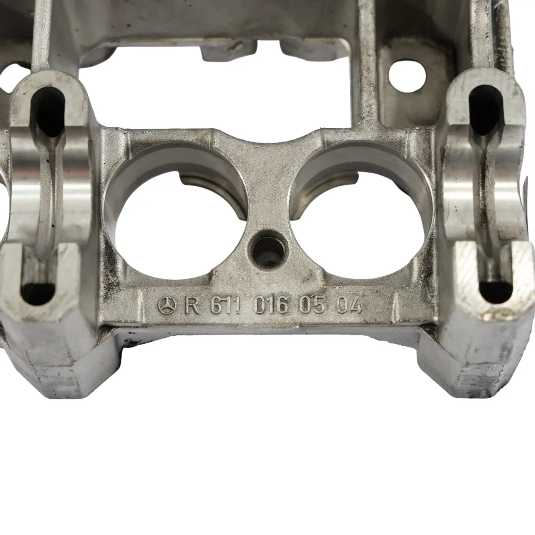 OM646 Ensemble Arbres Console Support Arbre Cames R6110160504 pour Mercedes Vito W639 à propos du numéro de pièce A6110100436 Mercedes Vito W639 OM646 Ensemble Arbres Console Support Arbre Cames R6110160504 - SKU A6110100436-2 - Numéro de pièce A6110100436