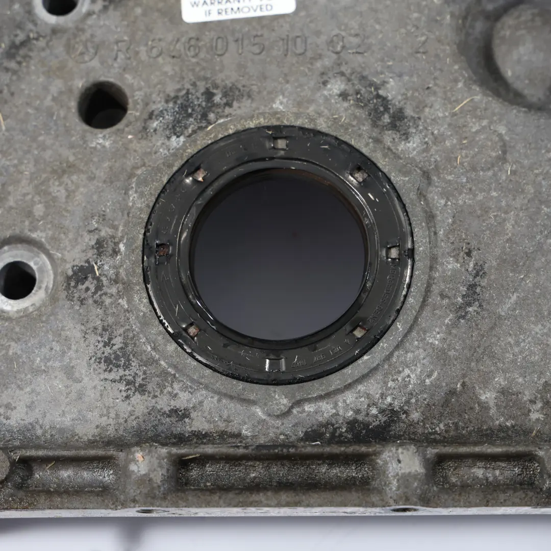 Mercedes W639 W906 Diesel Filtro Olio Staffa Coperchio Alloggiamento - SKU A6110101233 - Numero di parte A6110101233