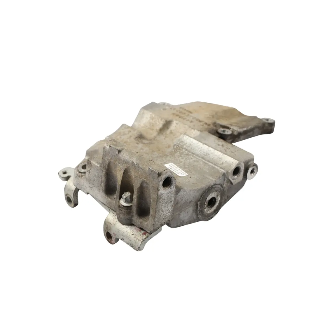 Supporto Compressore Aria Condizionata OM646 Diesel per Mercedes W906 con numero di parte A6462340539 Mercedes W906 Supporto Compressore Aria Condizionata OM646 Diesel - SKU A6462340539 - Numero di parte A6462340539