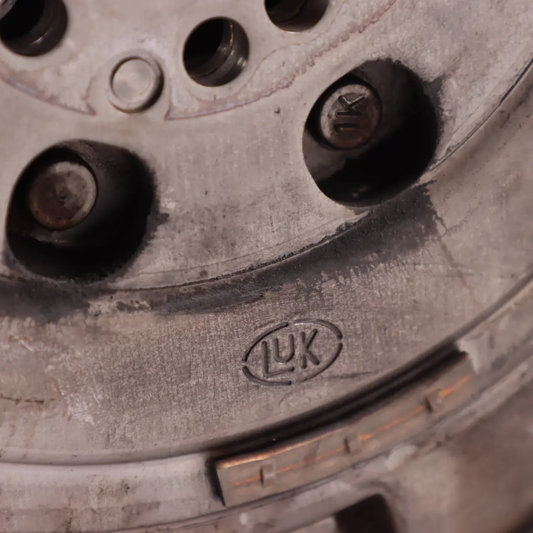 Clutch Kit Flywheel Clutch Plate DMF Diesel OM651 to Mercedes W204 A207 W212 with Part number A6510304405 Mercedes W204 A207 W212 Clutch Kit Flywheel Clutch Plate DMF Diesel OM651 - SKU A6510304405-1 - Part number A6510304405