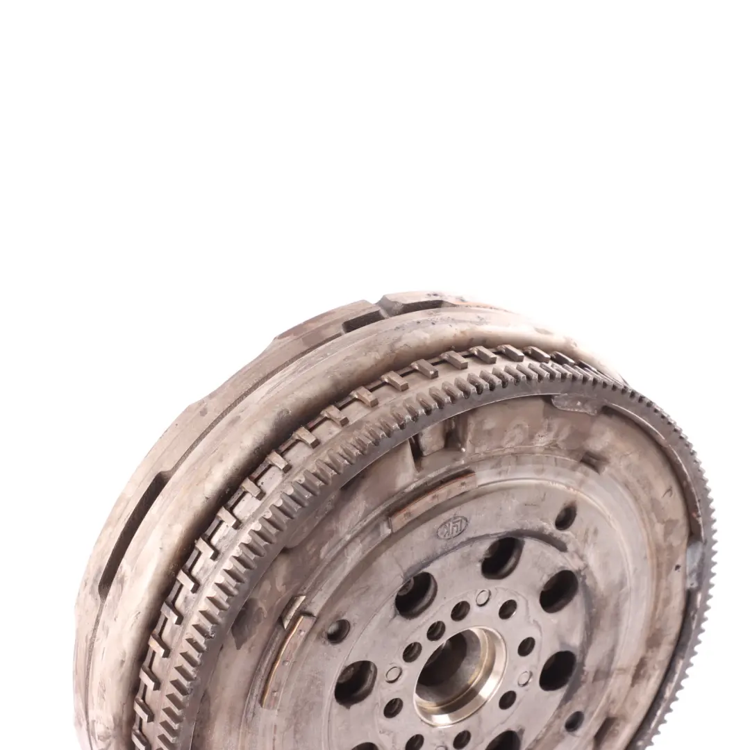 Clutch Kit Flywheel Clutch Plate DMF Diesel OM651 to Mercedes W204 A207 W212 with Part number A6510304405 Mercedes W204 A207 W212 Clutch Kit Flywheel Clutch Plate DMF Diesel OM651 - SKU A6510304405-1 - Part number A6510304405