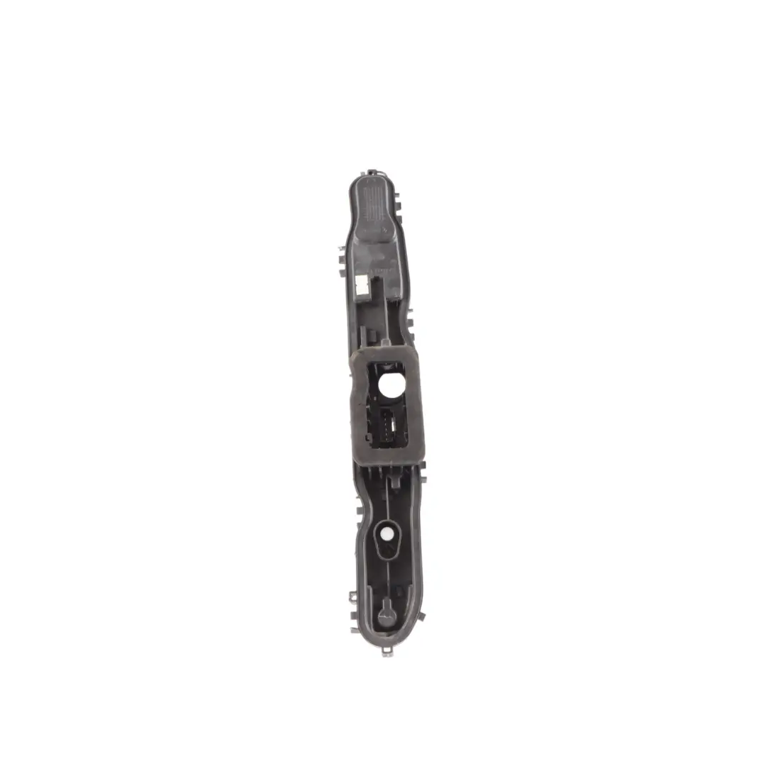 Supporto Lampada Posteriore Sinistro BK21-13N099-AB per Ford Transit Custom con numero di parte BK21-13N099-AC Ford Transit Custom Supporto Lampada Posteriore Sinistro BK21-13N099-AB - SKU BK21-13N099-AC - Numero di parte BK21-13N099-AC