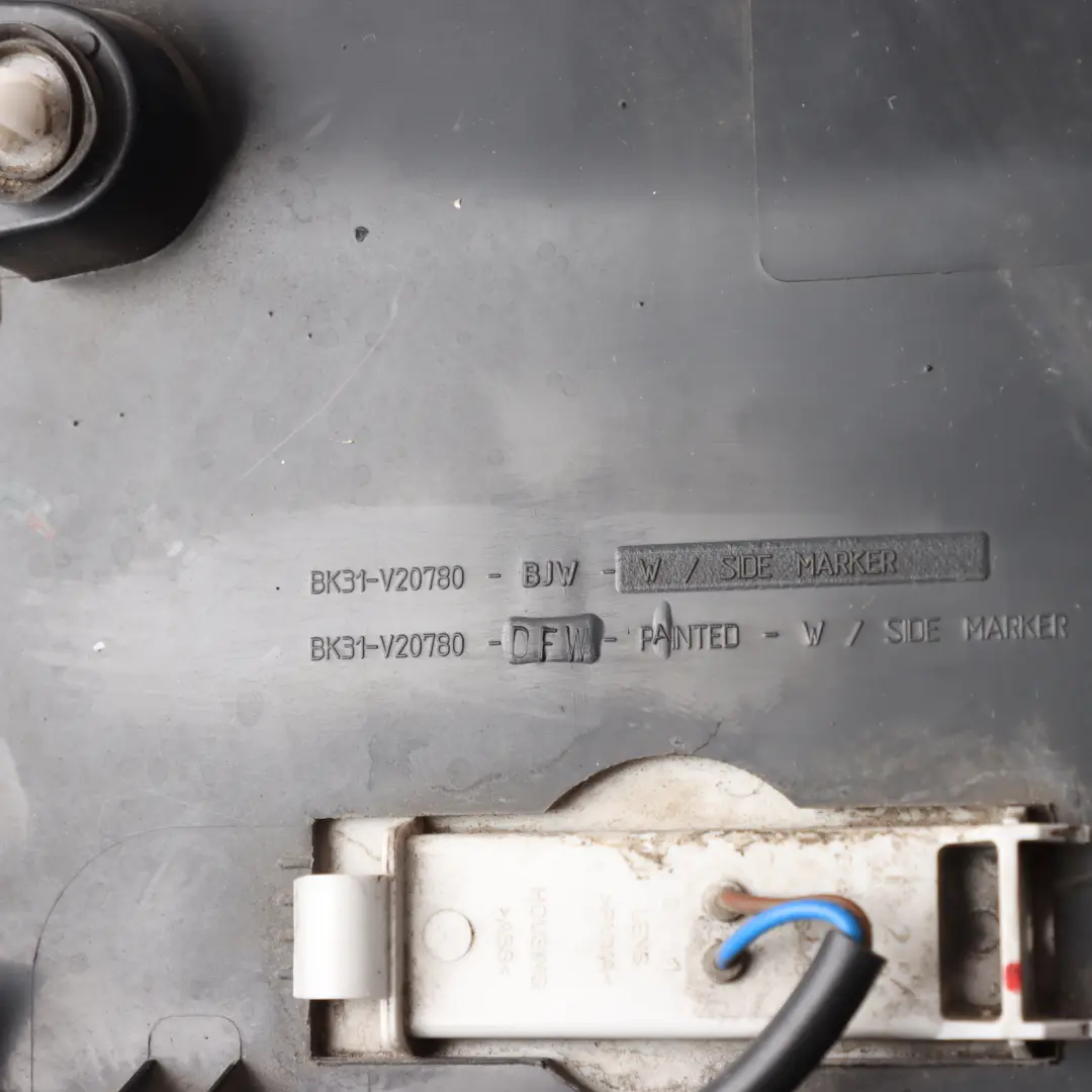 Mk8 Zierleiste Tür Vorne Rechts Zierleiste für Ford Transit mit Teilenummer BK31-V20780-BJW Ford Transit Mk8 Zierleiste Tür Vorne Rechts Zierleiste - SKU BK31-V20780-BJW - Teilenummer BK31-V20780-BJW