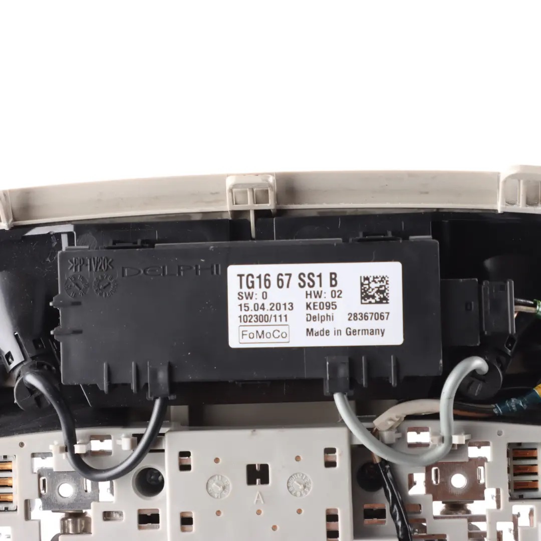 Mazda 6 GJ Roof Light Front Reading Lamp Interior Switch Panel to with Part number KD49 Mazda 6 GJ Roof Light Front Reading Lamp Interior Switch Panel - SKU KD49-69971 - Part number KD49