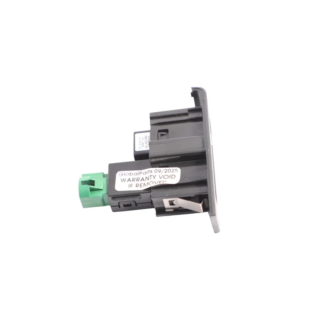 USB AUX Port Socket Connection Media Adapter to Skoda Rapid NH1 with Part number 5JC035727 Skoda Rapid NH1 USB AUX Port Socket Connection Media Adapter - SKU RHD-5JC035727 - Part number 5JC035727