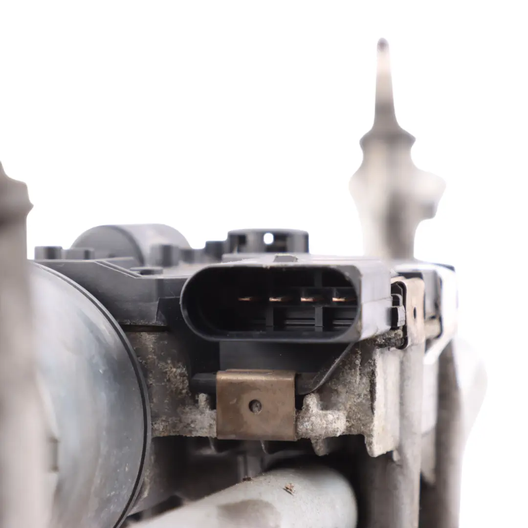 Windscreen Wiper Windshield Cleaning Motor Drive Unit 5L2955119B to Skoda Yeti 5L with Part number 5L2955023A Skoda Yeti 5L Windscreen Wiper Windshield Cleaning Motor Drive Unit 5L2955119B - SKU RHD-5L2955023A - Part number 5L2955023A