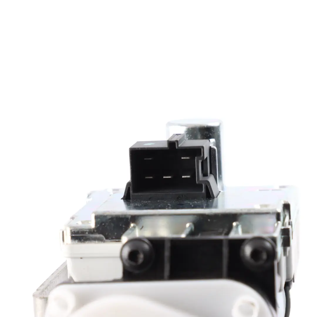 Belt Upper Front Right O/S Seatbelt Black to Mercedes W164 Seat with Part number A2518605886 Mercedes W164 Seat Belt Upper Front Right O/S Seatbelt Black - SKU RHD-A2518605886 - Part number A2518605886