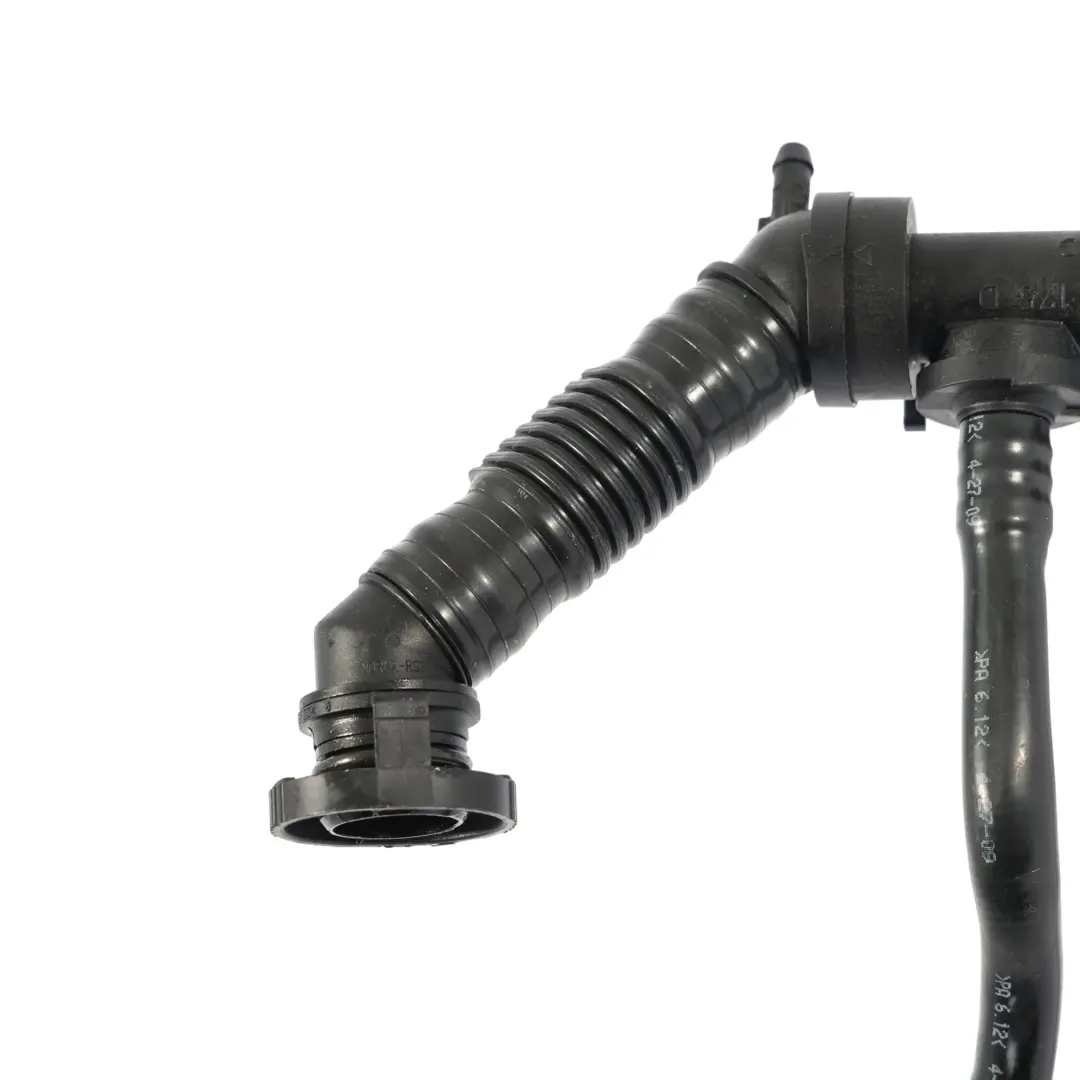 Tubo Di Sfiato Motore Linea per Volkswagen VW Scirocco 3 con numero di parte 03C103474AA Volkswagen VW Scirocco 3 Tubo Di Sfiato Motore Linea - SKU 03C103474AA - Numero di parte 03C103474AA