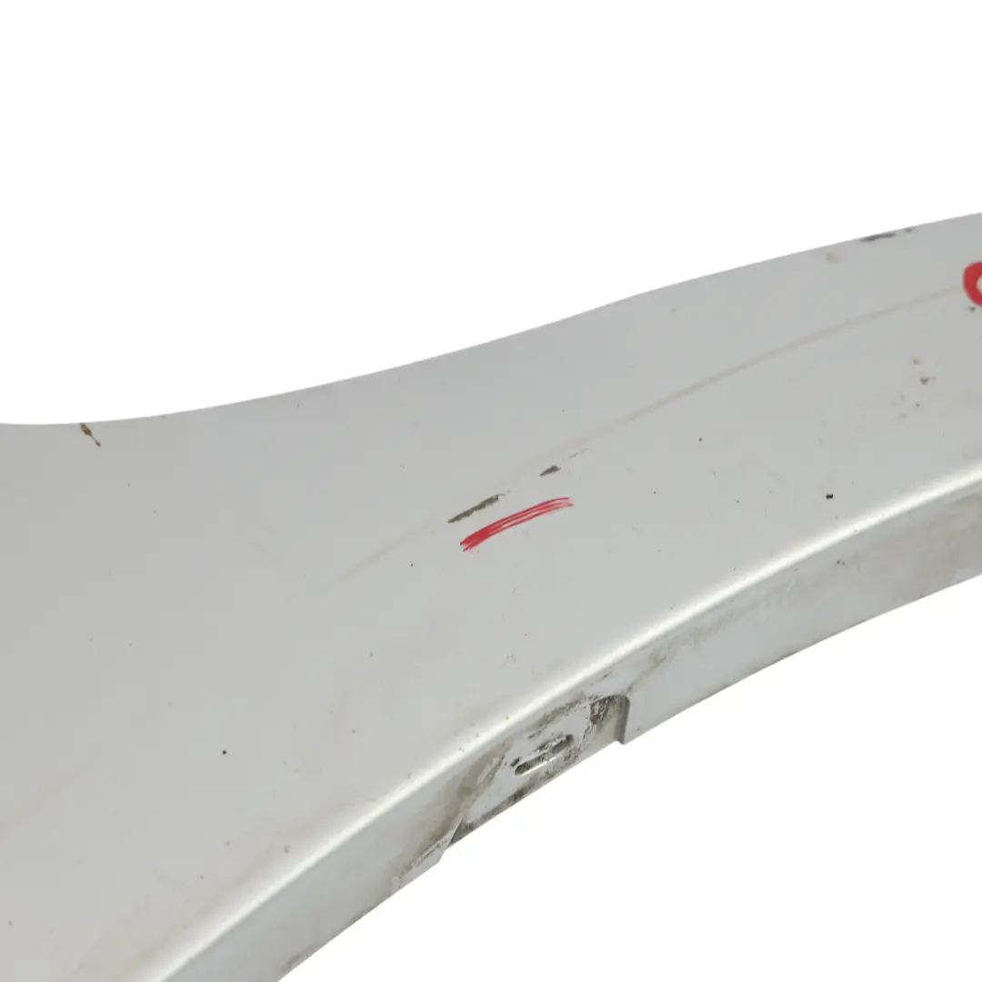 Garniture Passage Roue Avant Droit Finition Titansilber - 354 pour BMW X3 E83 M Sport à propos du numéro de pièce 0403484 BMW X3 E83 M Sport Garniture Passage Roue Avant Droit Finition Titansilber - 354 - SKU 0403484-TS4 - Numéro de pièce 0403484