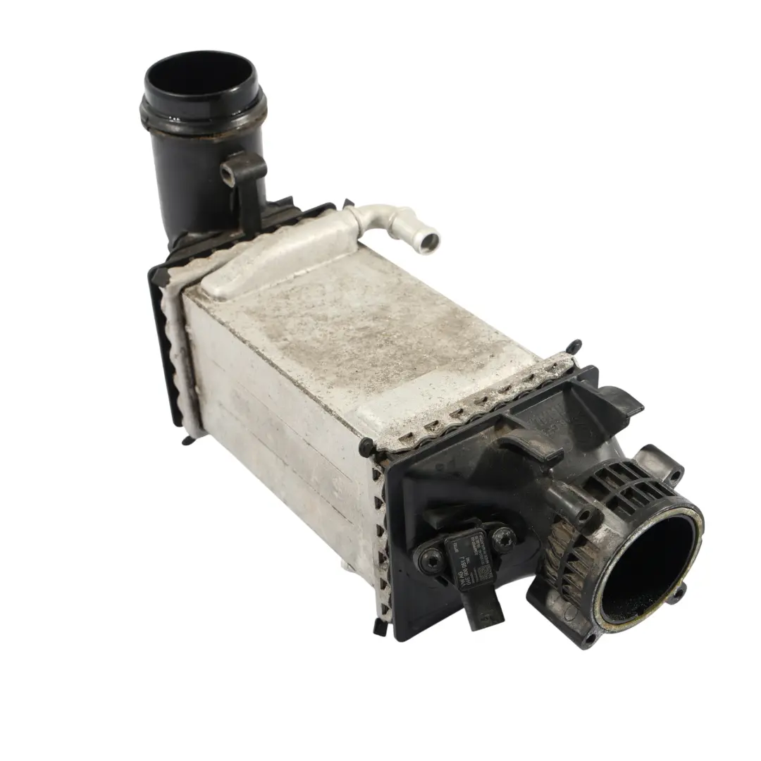 Radiatore Intercooler 1.5 TSI Benzina per Audi A3 8V VW Golf Mk7 con numero di parte 04E145785E Audi A3 8V VW Golf Mk7 Radiatore Intercooler 1.5 TSI Benzina - SKU 04E145785E - Numero di parte 04E145785E
