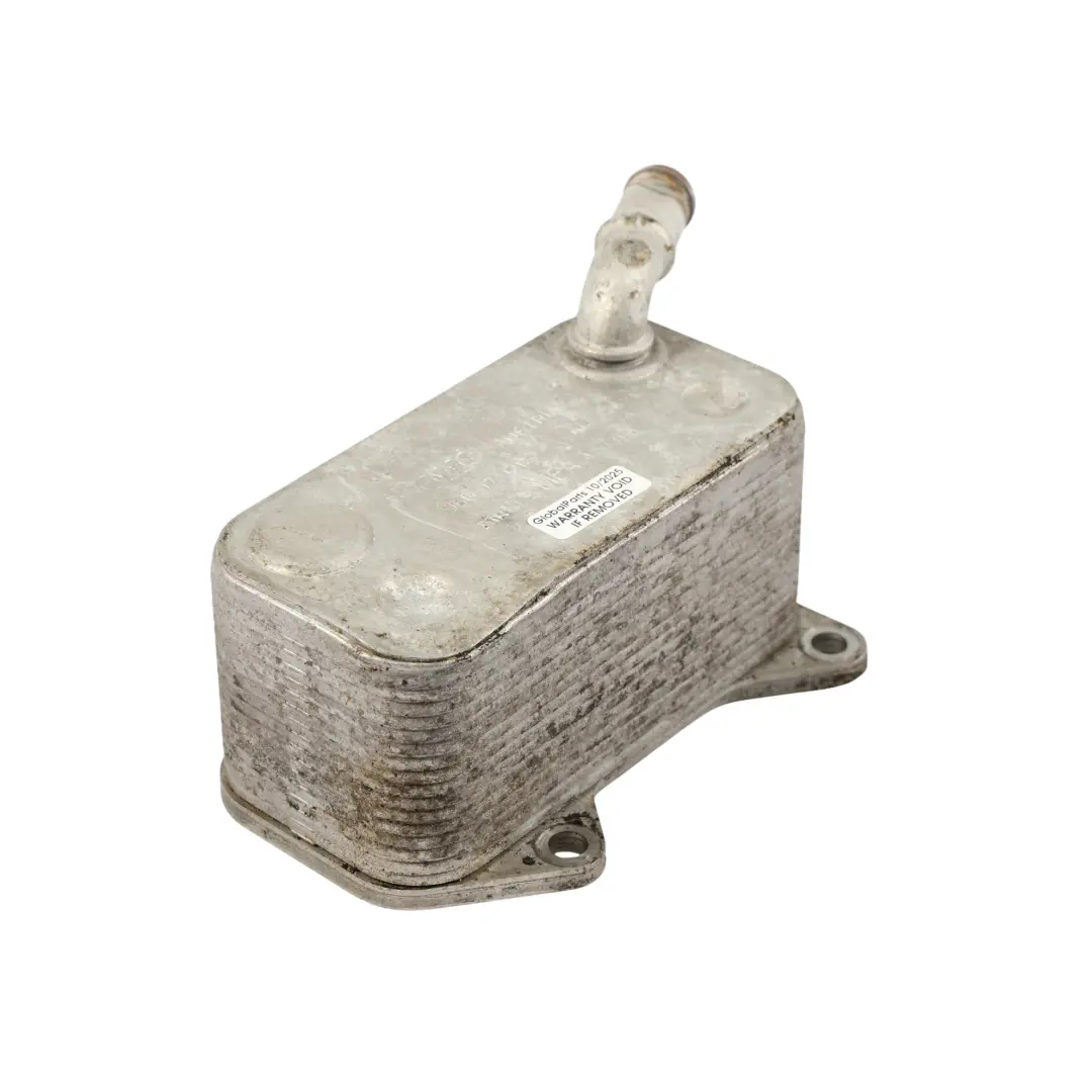 Unità Radiatore Olio Motore per Audi S3 8P 2.0 TFSI con numero di parte 06D117021C Audi S3 8P 2.0 TFSI Unità Radiatore Olio Motore - SKU 06D117021C - Numero di parte 06D117021C