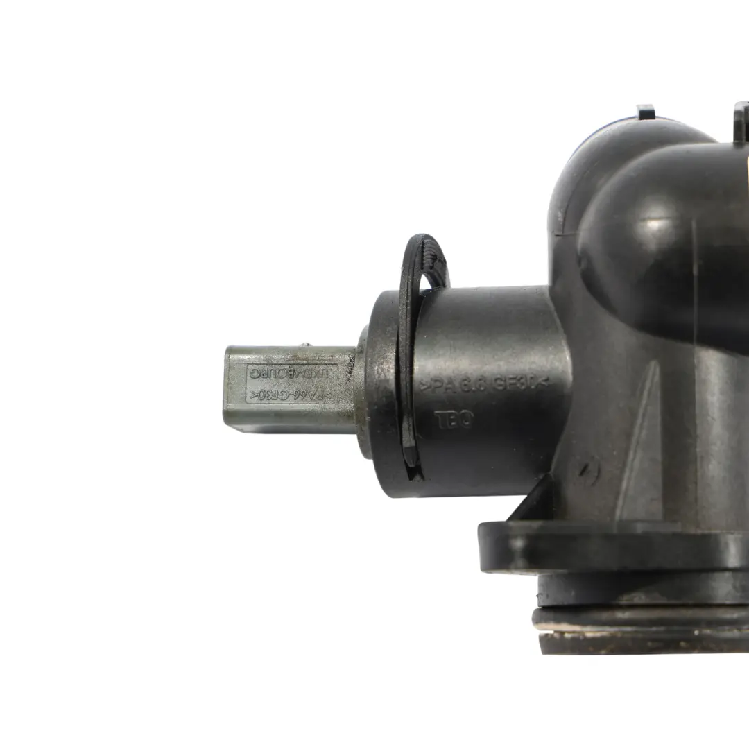 Tuyau Bride De Liquide De Refroidissement D'Eau 2.0 TFSI 06D121133C pour Audi A4 B7 à propos du numéro de pièce 06D121132A Audi A4 B7 Tuyau Bride De Liquide De Refroidissement D'Eau 2.0 TFSI 06D121133C - SKU 06D121132A - Numéro de pièce 06D121132A